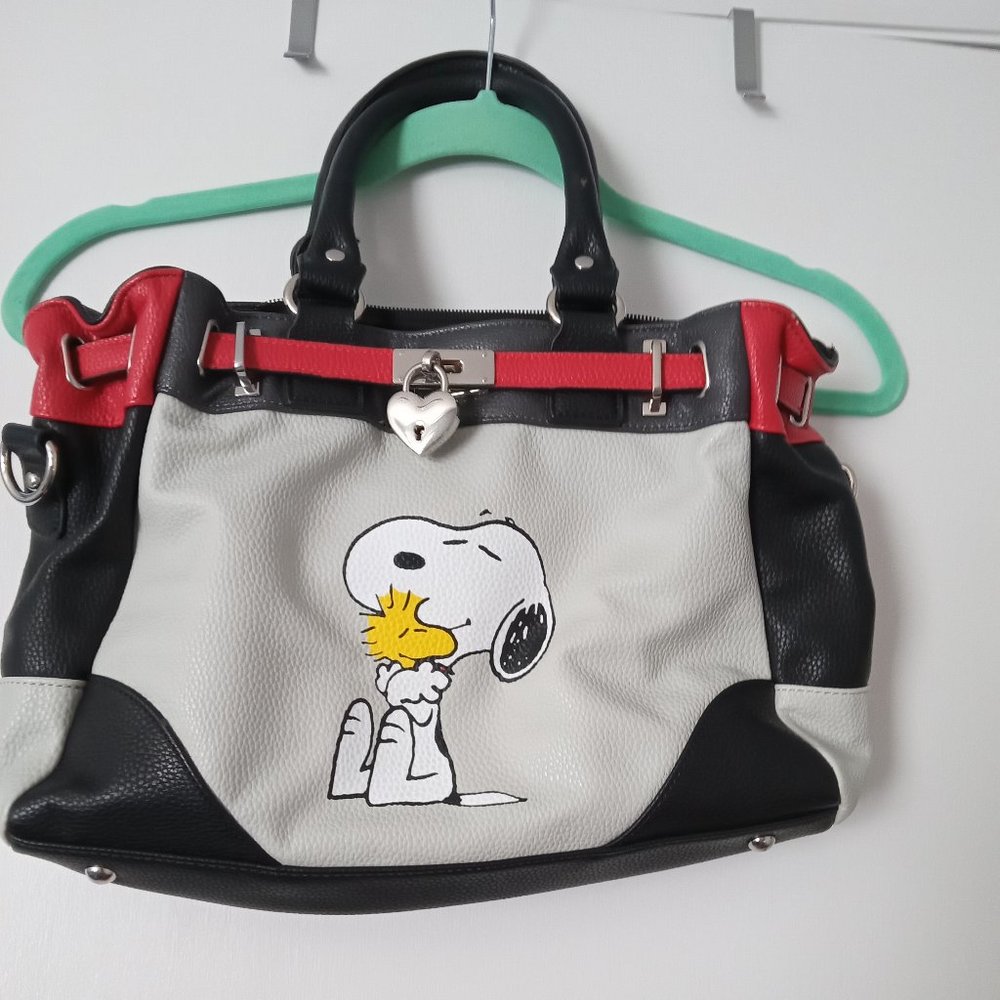 Bradford Exchange Leather Snoopy purse